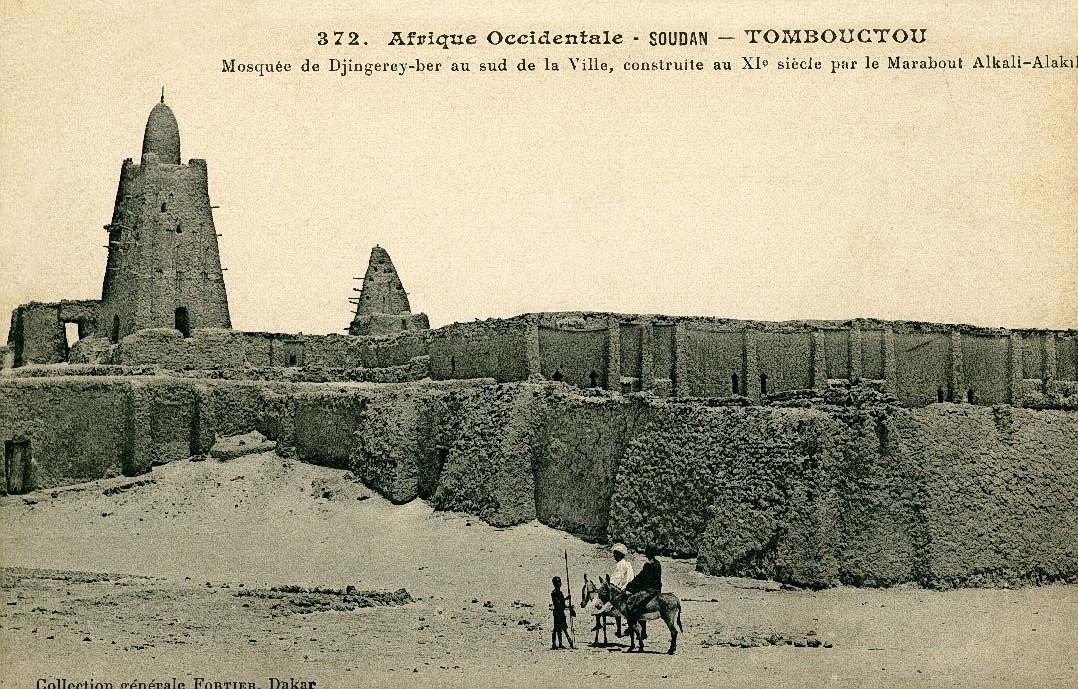 Early 1900s photograph of the Djingereber Mosque in Timbuktu, a hub of trans-Saharan trade